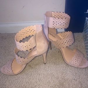 Tan 3-Strap Open-Toe Heel w/ Zip-Up Back